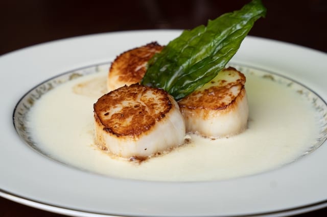 Scallops Moutarde.
